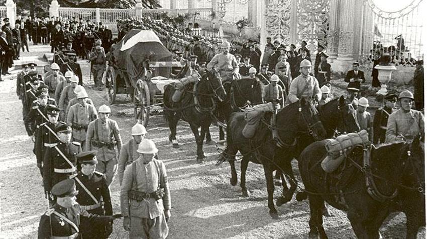 Atatürk'ün son yolculuğuna ait fotoğraflar! Atatürk’ün cenaze töreni nasıl yapıldı? 