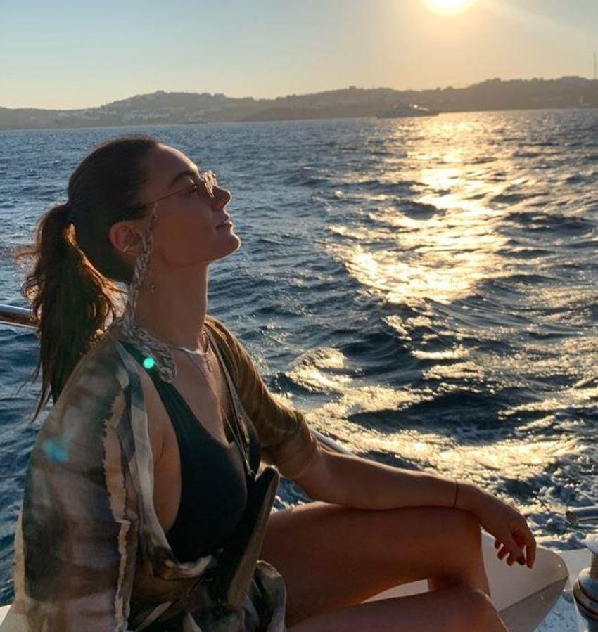 Nükhet Duru'nun 'tayt' açıklamasına, Hande Subaşı'ndan 'kimse karışamaz' cevabı!