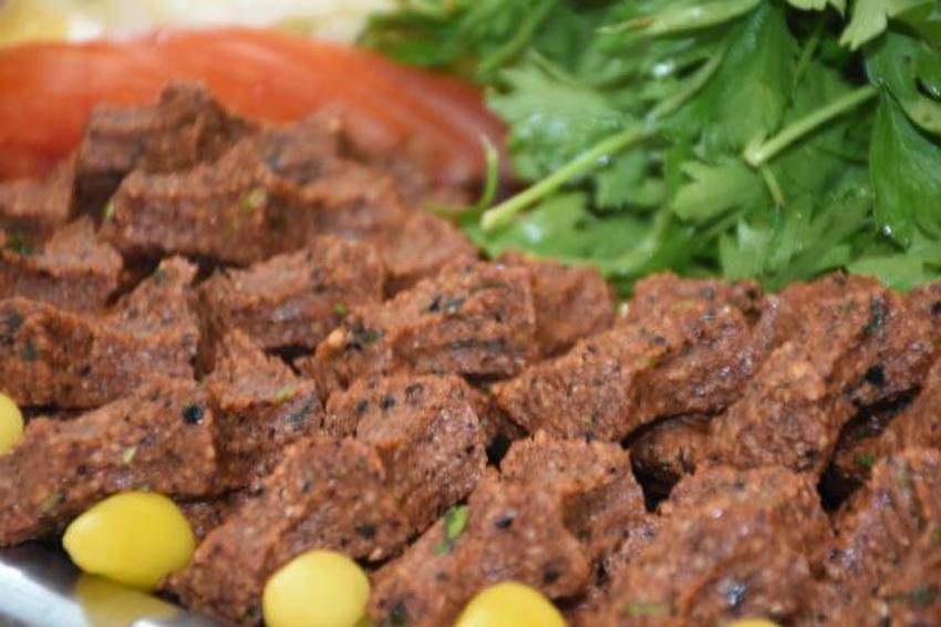 Çiğ köftede büyük tehlike! 'Salmonella' ve 'bağırsak kökenli bakteri'