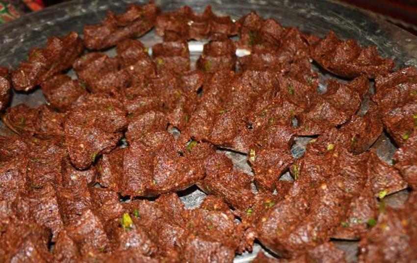 Çiğ köftede büyük tehlike! 'Salmonella' ve 'bağırsak kökenli bakteri'