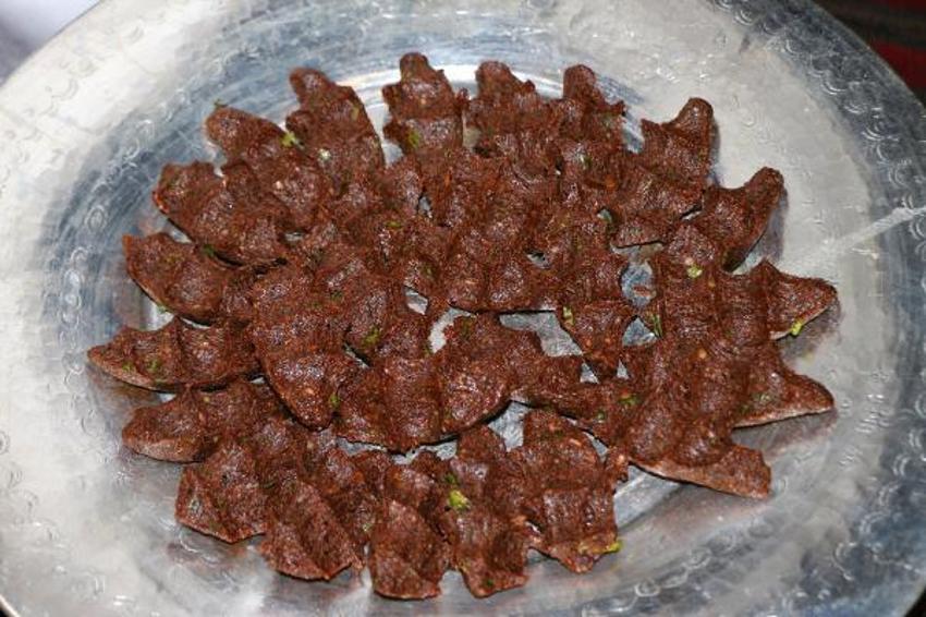 Çiğ köftede büyük tehlike! 'Salmonella' ve 'bağırsak kökenli bakteri'