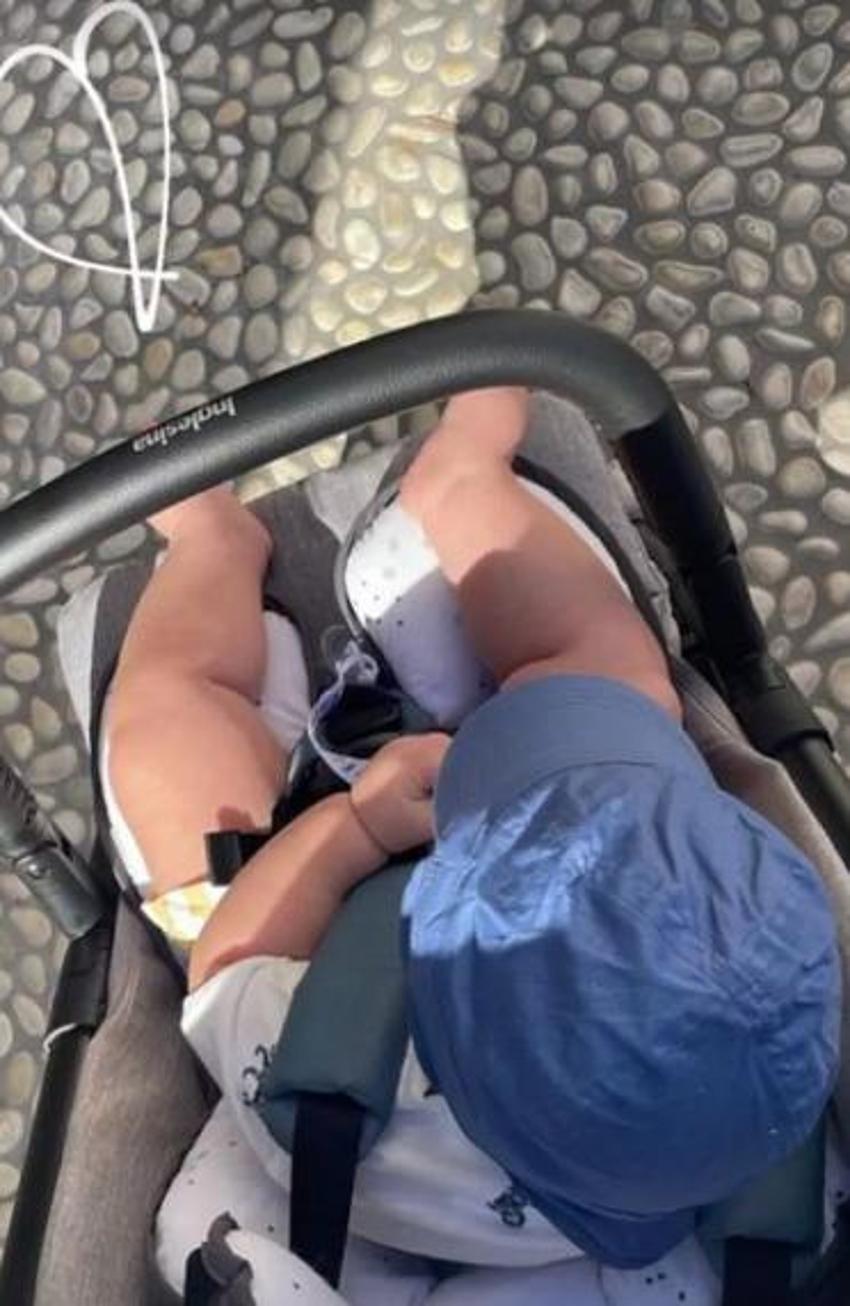 Kıvanç Tatlıtuğ ve Başak Dizer'in oğlu Kurt Efe denizle tanıştı!