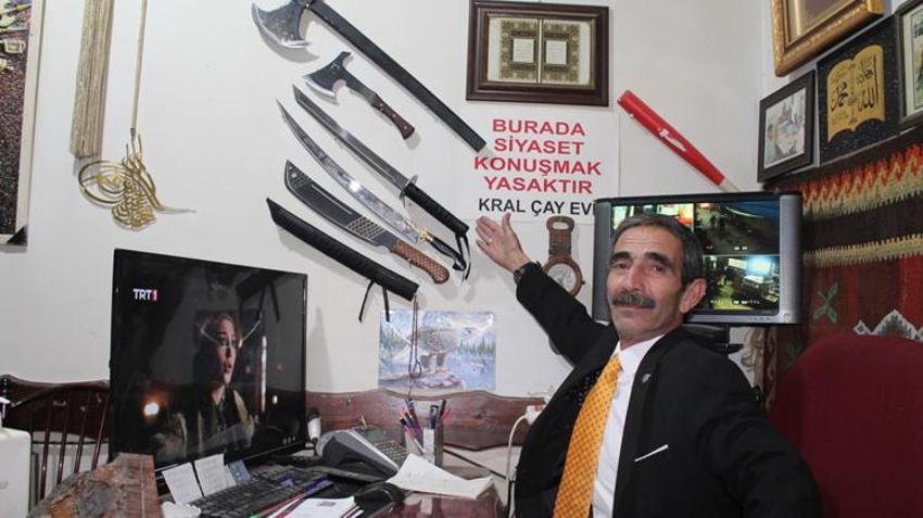 Bu çayevi diğerlerine benzemiyor! Siyaset konuşanı anında kovuyorlar