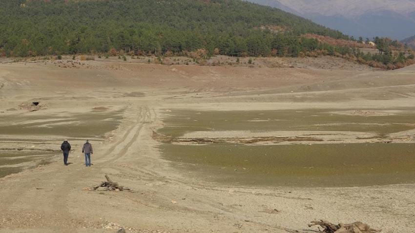Kuraklık alarmı! Tamamen kurudu, korkutan görüntüler