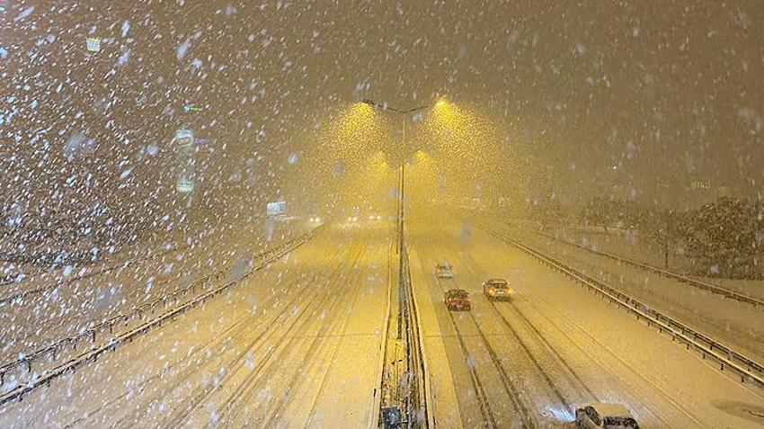 Şiddetli kar yağışı alarmı! Meteoroloji il il son dakika duyurdu, saat vererek uyardı