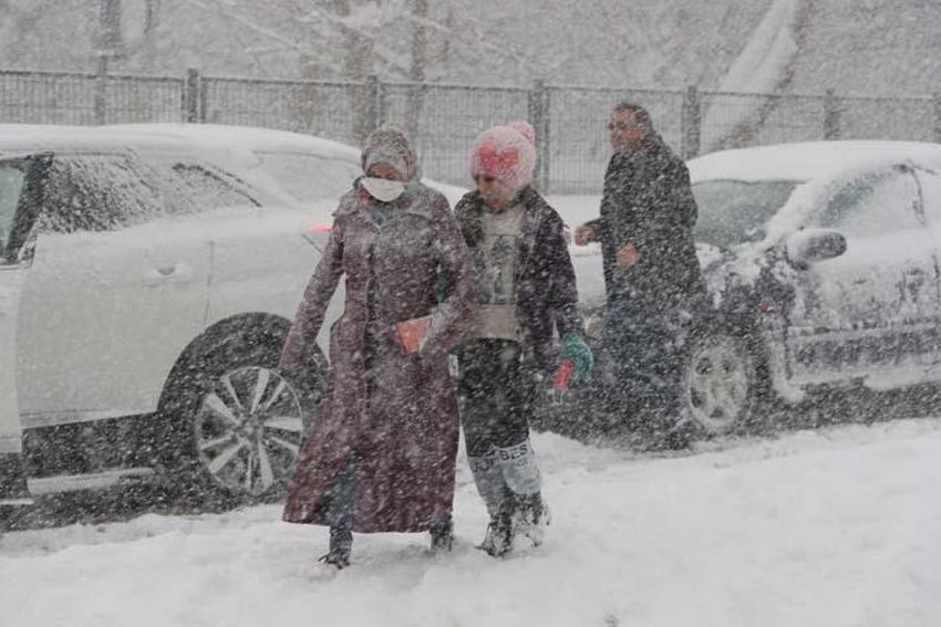 Şiddetli kar yağışı alarmı! Meteoroloji il il son dakika duyurdu, saat vererek uyardı