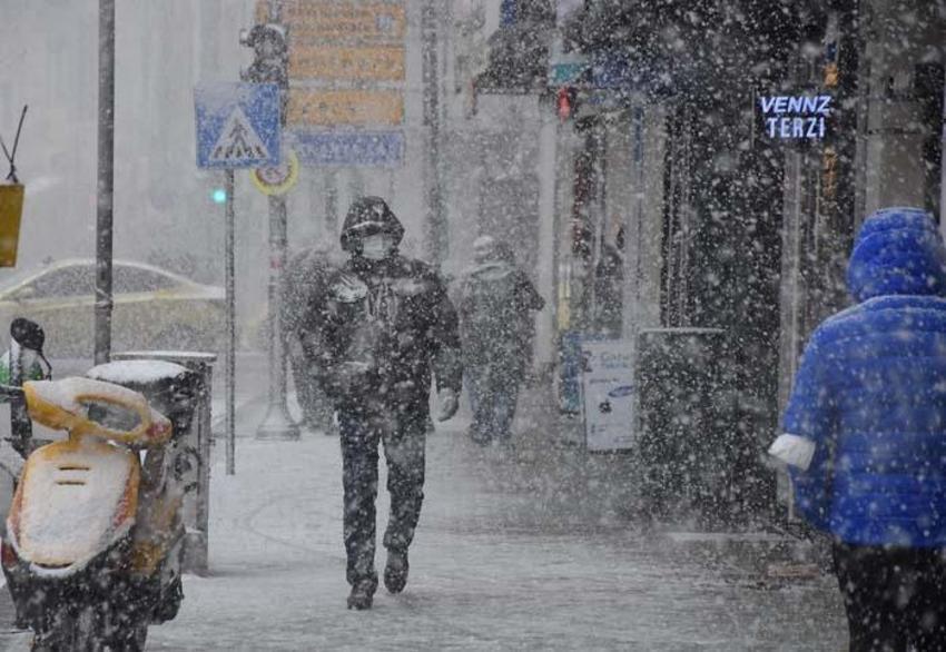 Şiddetli kar yağışı alarmı! Meteoroloji il il son dakika duyurdu, saat vererek uyardı