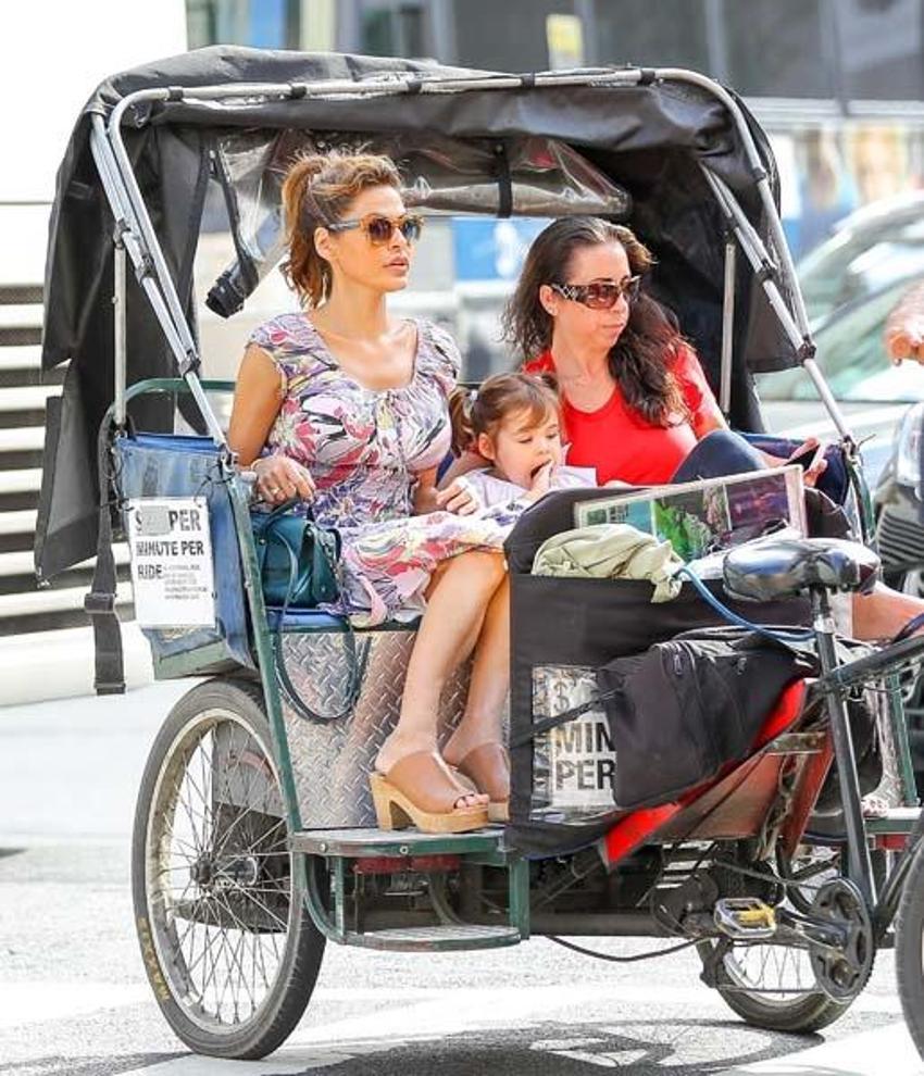 Eva Mendes ve Rylan Gosling düşman çatlatmaya devam ediyor!