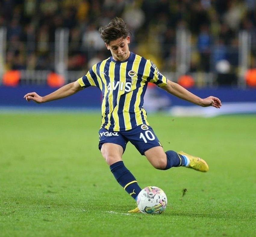 Geçen sezon Burak Elmas'ın danışmanlığını yaptı Luis Campos Fenerbahçe'nin yıldızını kimselere bırakmadı