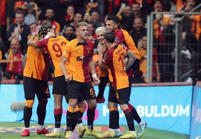Galatasaray'da her şey yolunda, yıldız isimler büyük dikkat çekti! Usta isimden ise sert eleştiri: Takım eksik oynadı