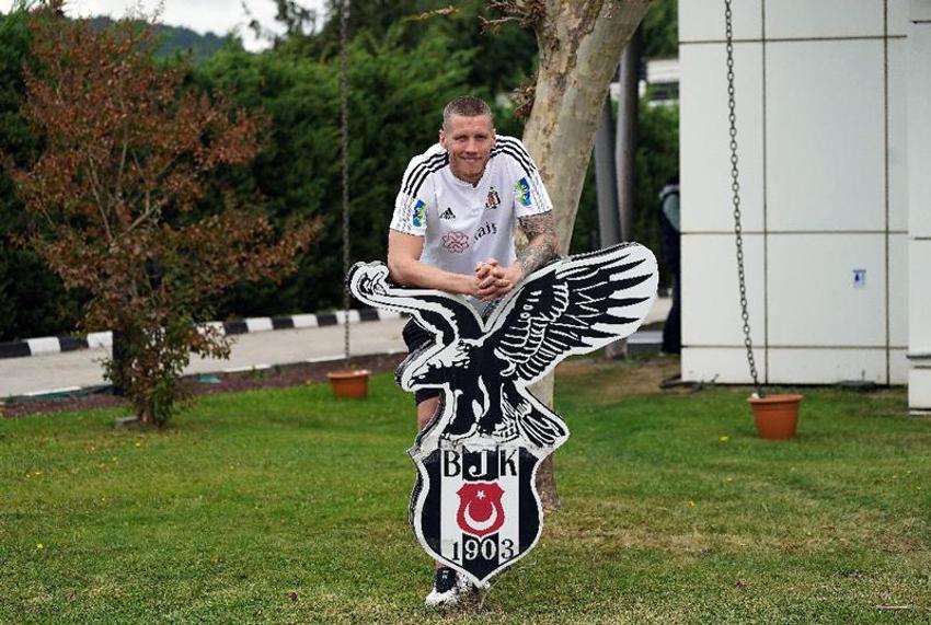 Beşiktaş'ta bomba ayrılık, sözleşmesini feshedip gitti! FIFA tehlikesi