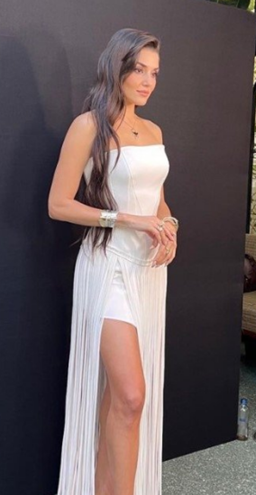 Hande Erçel son pozuyla sosyal medya salladı! "Ne yapıyorsunuz Hande Hanım'