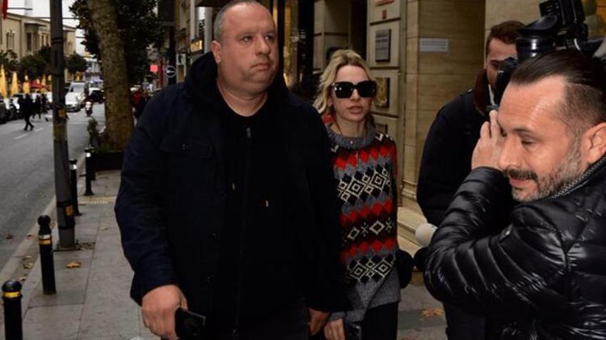 Hadise korumasıyla doktora gitti! Ameliyat olacak mı?