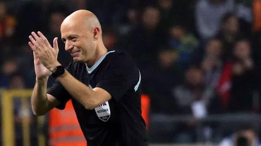 Cüneyt Çakır yeşil sahalara veda etti! Türkiye-Çekya maçının ilk 5 dakikasını yönetti...