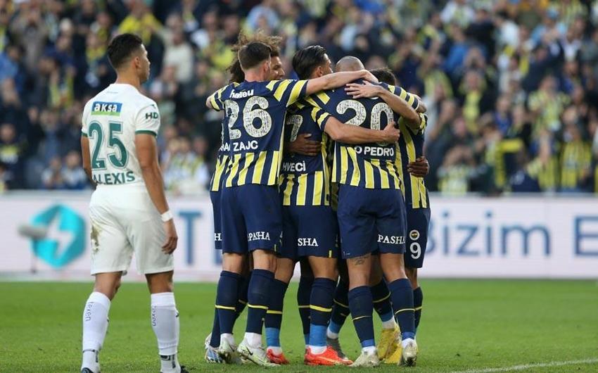 Birini kendi getirdi diğer ikisini Vitor Pereira keşfetti! Napoli'den 3 bomba birden