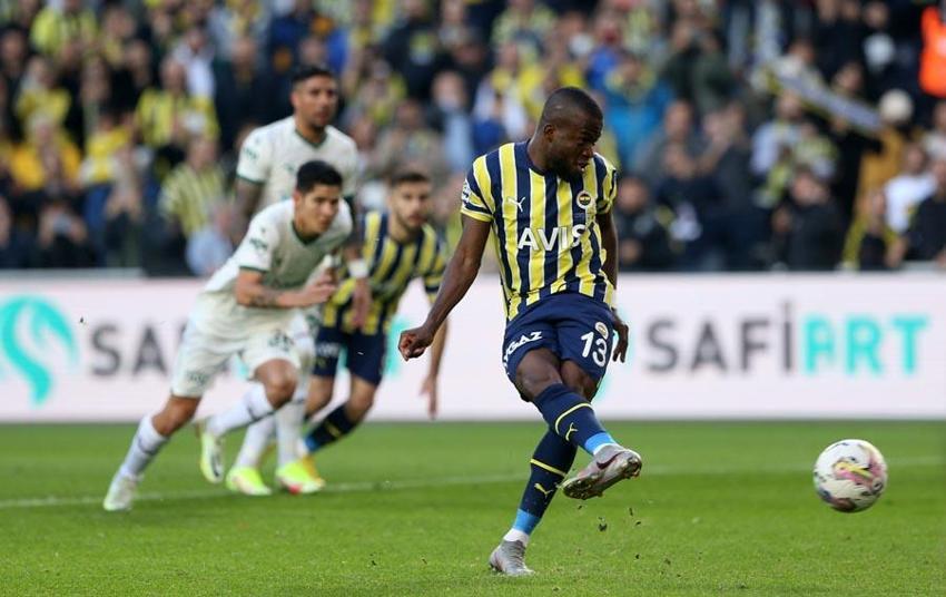 Birini kendi getirdi diğer ikisini Vitor Pereira keşfetti! Napoli'den 3 bomba birden