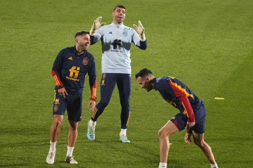 Kazımcan Karataş ve Emre Taşdemir cephesinde deprem! Yeni sol bek Barcelona'dan geliyor