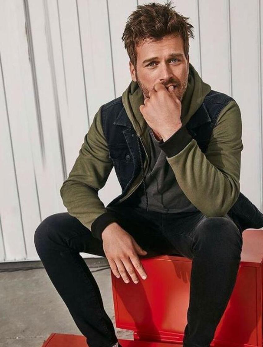 Kıvanç Tatlıtuğ'un eline yaptırdığı dövmenin sırrı çözüldü