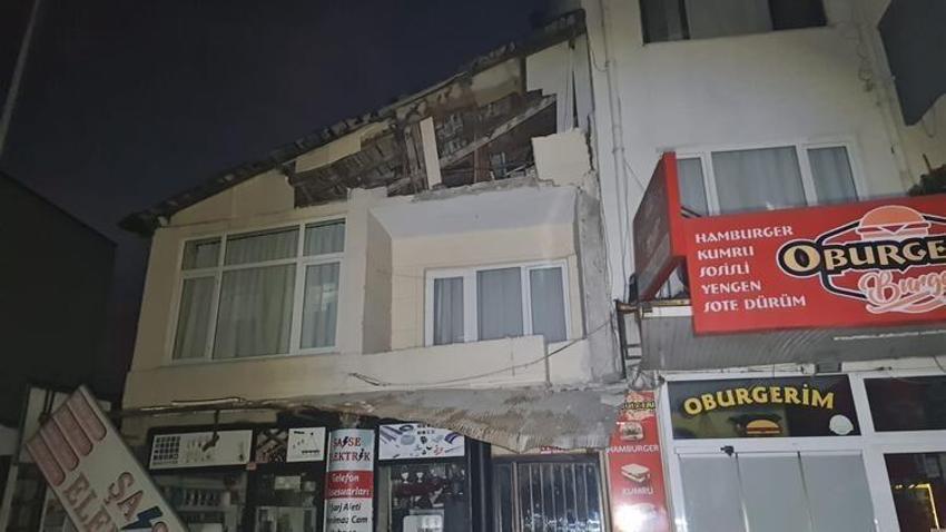 Deprem sonrası yıkım gün aydınınca ortaya çıktı! 'Kıyamet kopuyor sandım'