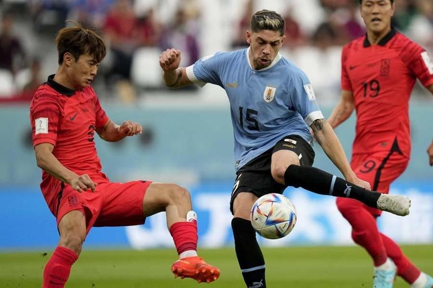 Uruguay - Güney Kore karşı karşıya geldi!