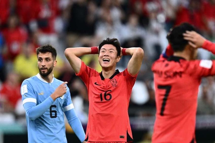 Uruguay - Güney Kore karşı karşıya geldi!