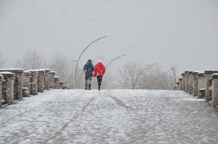 Şiddetli kar yağışı başlıyor! 4 dereceye kadar düşecek, Meteoroloji son dakika duyurdu