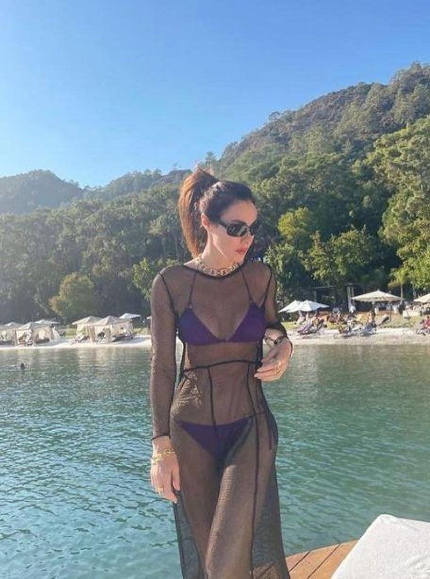 Defne Samyeli: Gittiğimiz yerde deniz vardı, biz de girdik