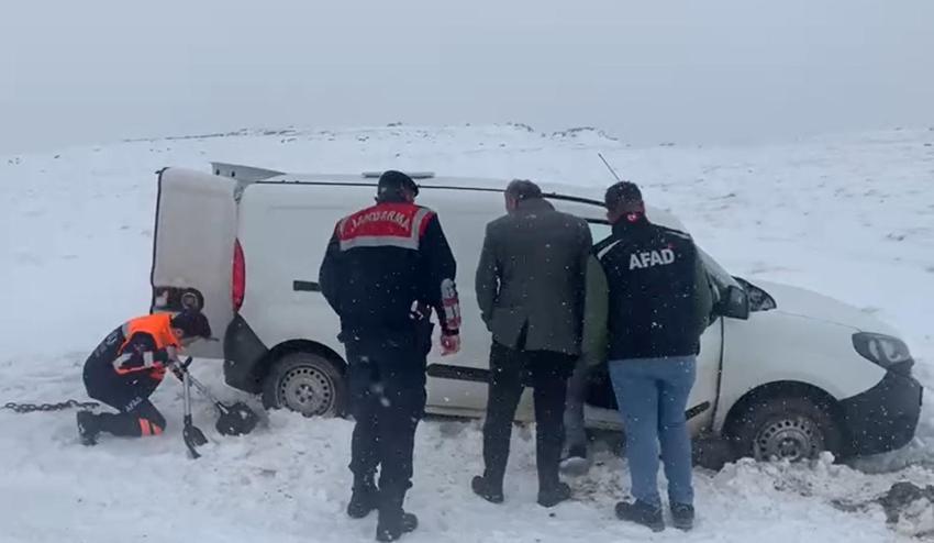 Kar yağışı başladı, AFAD ekipleri harekete geçti! İşte kar yağan iller ve yurttan beyaz örtü manzaraları