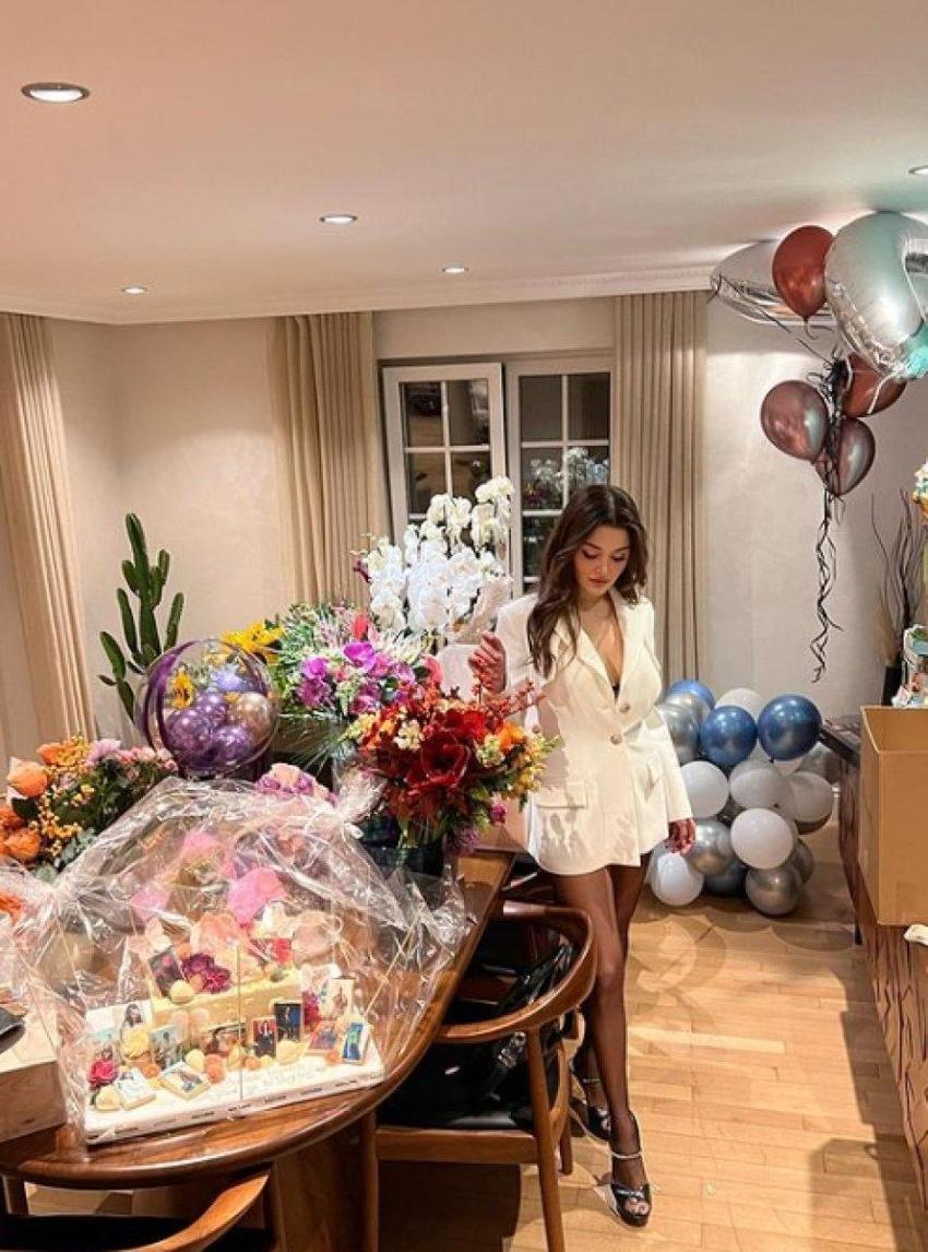 Hande Erçel son pozuyla sosyal medyayı salladı!