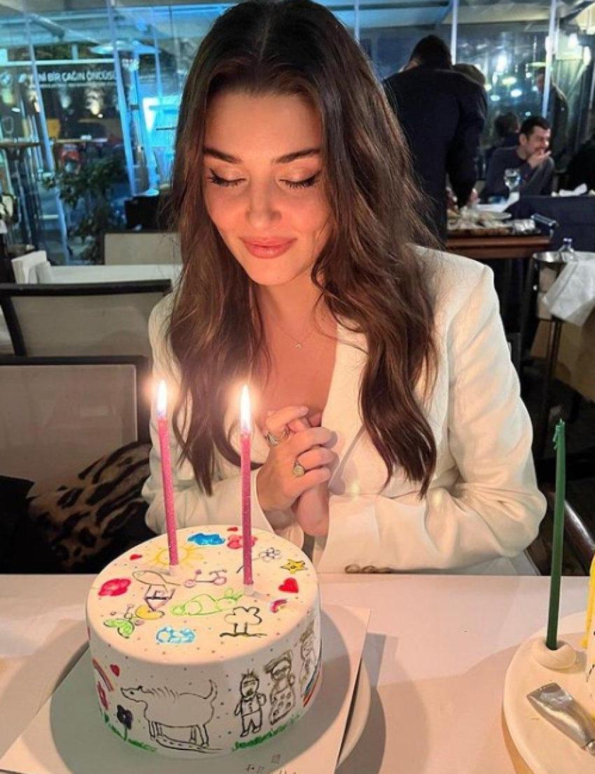 Hande Erçel son pozuyla sosyal medyayı salladı!