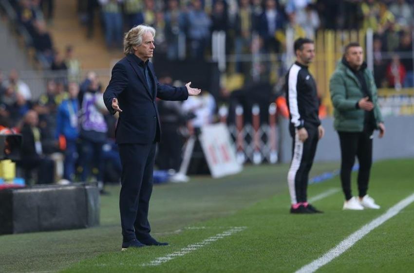 Jorge Jesus Diego Rossi ayrılığını gördü 33 yaşındaki kanat forvetin peşine düştü