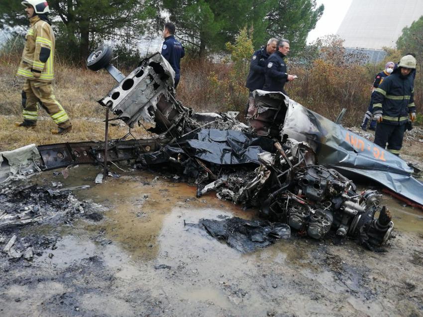 Bursa'da tek motorlu uçak düştü!