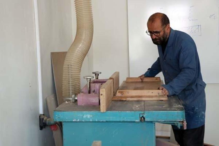 Öğrenciler asgari ücret alıyor, lise fabrika gibi çalışıyor! Yılık cirosu 5,5 milyon lira
