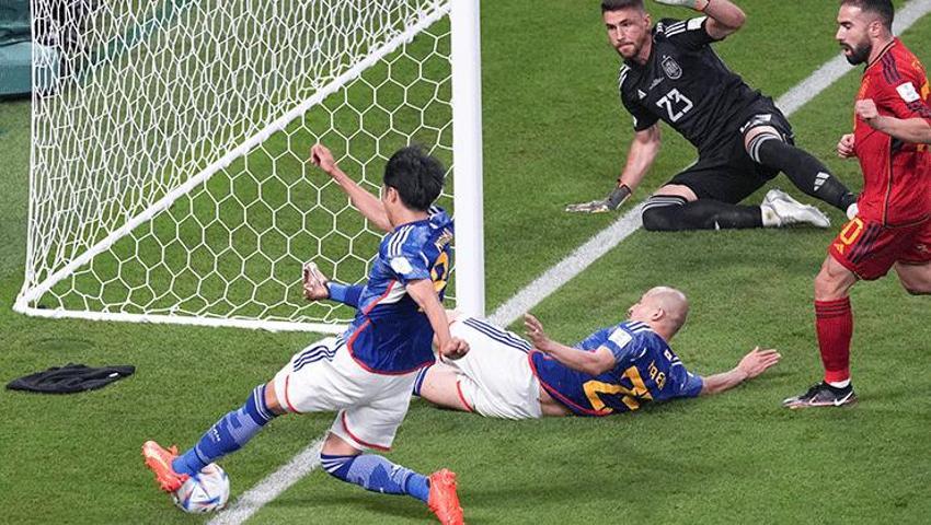 Dünya Kupası'nda yer yerinden oynadı, o pozisyon damga vurdu! 3 dakika incelendi