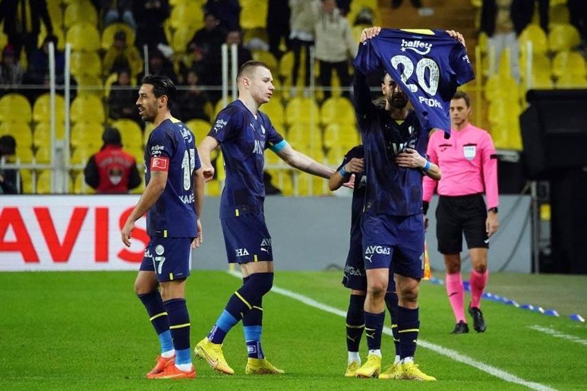 Jorge Jesus Bruma'yı da oynatsa Lemos'a da şans verse o iki prensinden asla vazgeçmiyor!