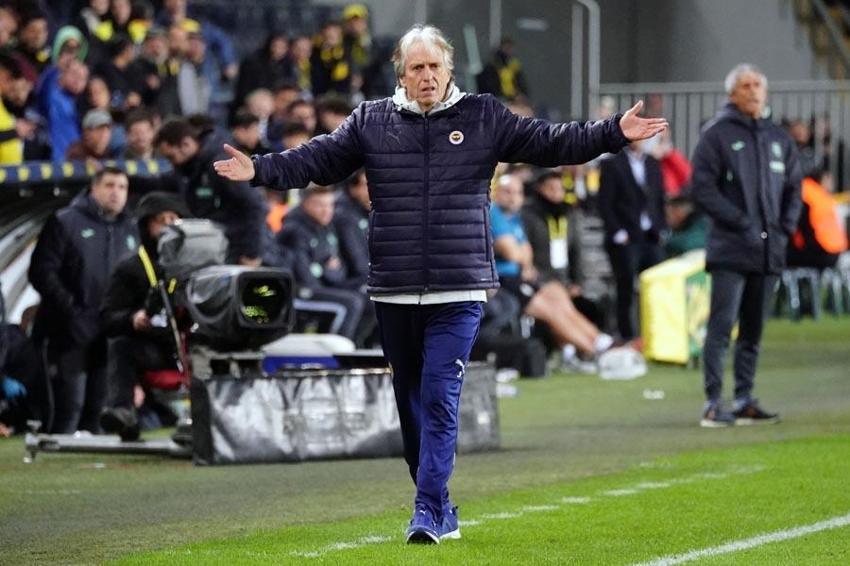 Jorge Jesus Bruma'yı da oynatsa Lemos'a da şans verse o iki prensinden asla vazgeçmiyor!