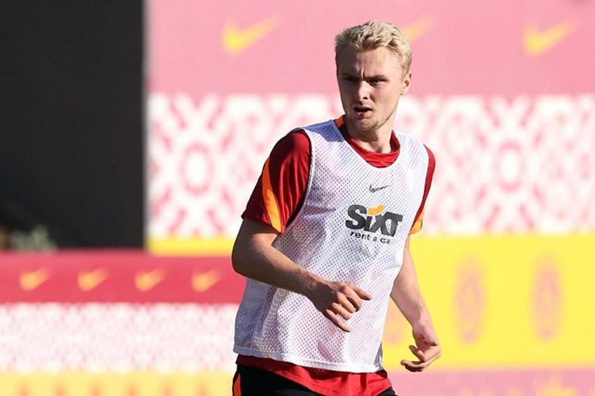 Okan Buruk'u şok eden gelişme! Transferin eli kulağında yıldız futbolcu eşyalarını toplayıp İspanya'ya gitti
