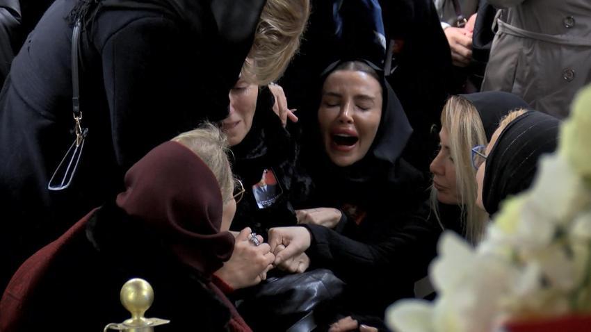 Özge Ulusoy'un babası Haydar Ulusoy son yolculuğuna uğurlandı!