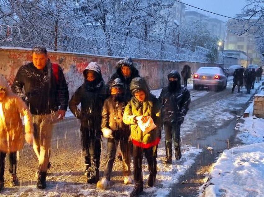 Kuvvetli kar geliyor! Sıcaklıklar 2 dereceye düşecek, Meteoroloji son dakika il il duyurdu