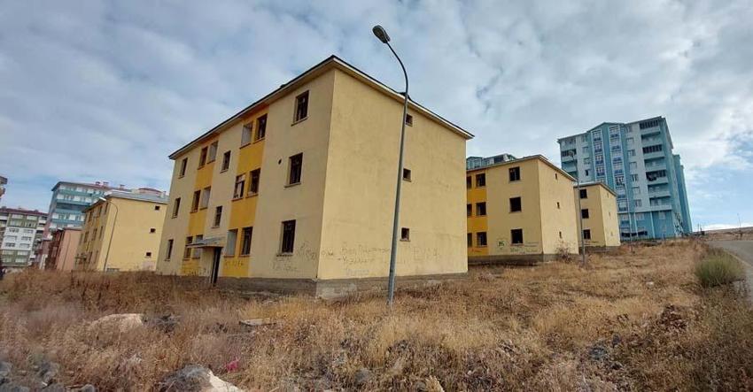 Yer: Erzurum... Kızlar birbirine girdi! Nedeni ise bakın ne çıktı?