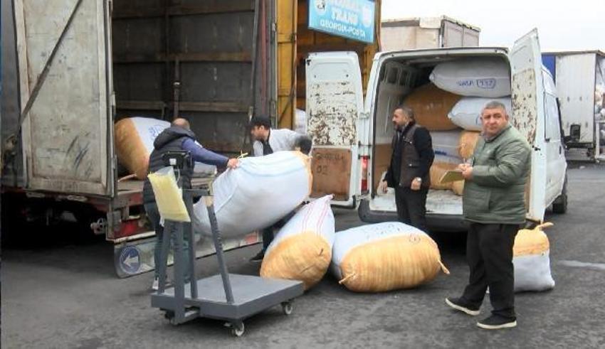 Otobüsle gelip TIR ve kamyonlarla götürüyorlar! 'Burası çok ucuz'