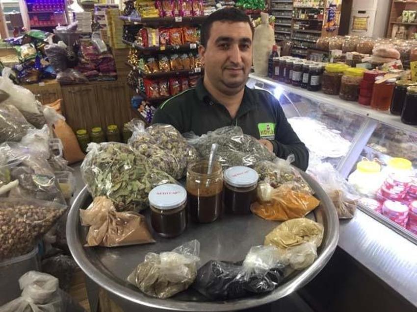 Grip, bronşit ve öksürüğe iyi geliyor! Aktardan 'grip macunu ve kış çayı' tavsiyesi