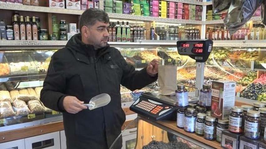 Grip, bronşit ve öksürüğe iyi geliyor! Aktardan 'grip macunu ve kış çayı' tavsiyesi