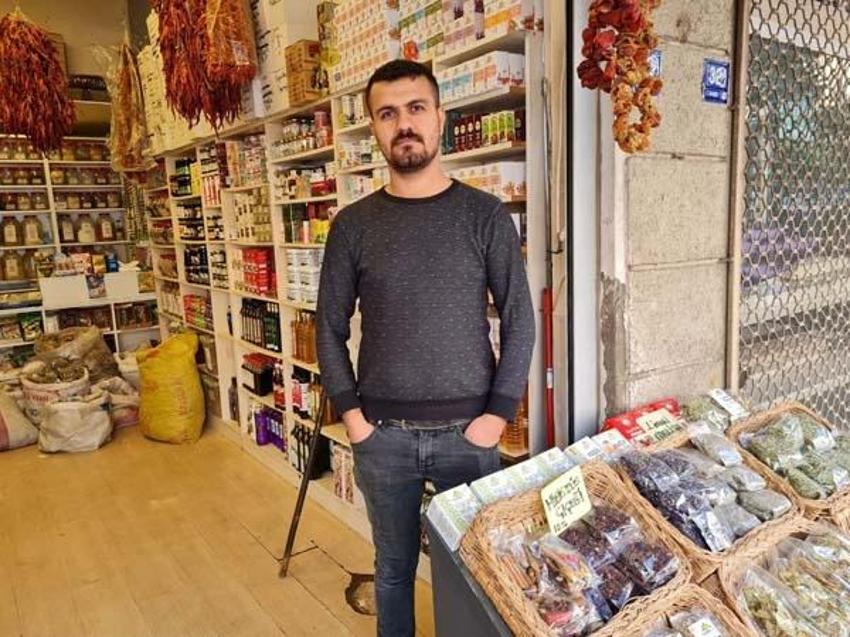 Grip, bronşit ve öksürüğe iyi geliyor! Aktardan 'grip macunu ve kış çayı' tavsiyesi
