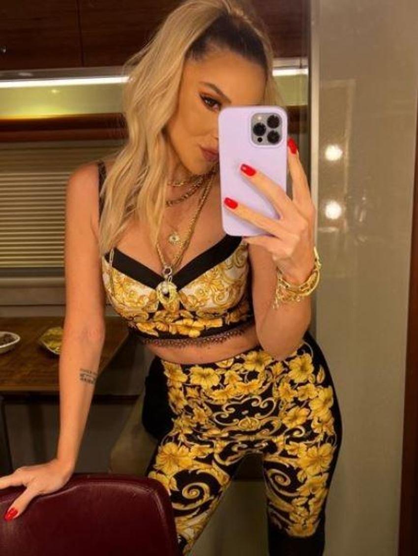 Hadise'nin iki reklamla kazandığı ücret dudak uçuklattı!