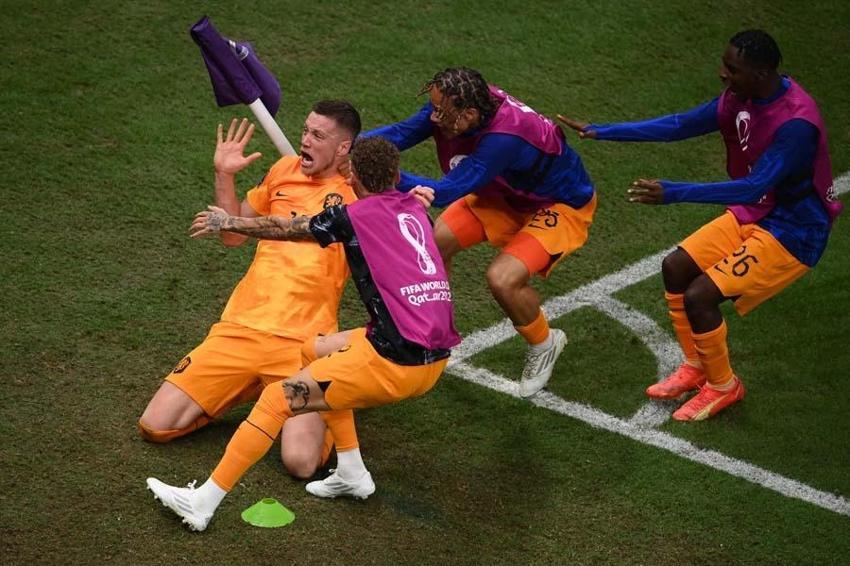 Hollanda-Arjantin maçında büyük gerginlik! Messi'den Weghorst'a şok sözler: Ne bakıyorsun aptal!