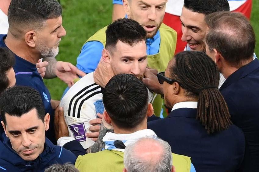 Hollanda-Arjantin maçında büyük gerginlik! Messi'den Weghorst'a şok sözler: Ne bakıyorsun aptal!