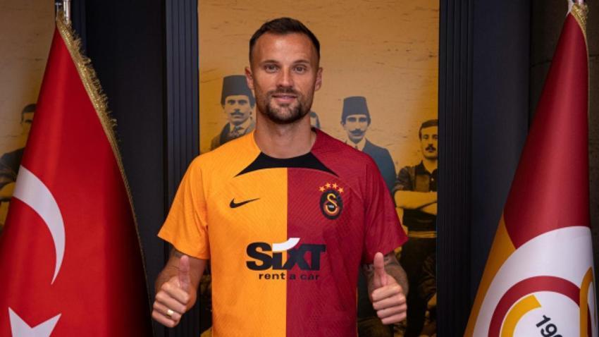 17 yaşındaki yeteneğe formayı kaptırdı Florya'daki eşyalarını topladı! Galatasaray'da ayrılık