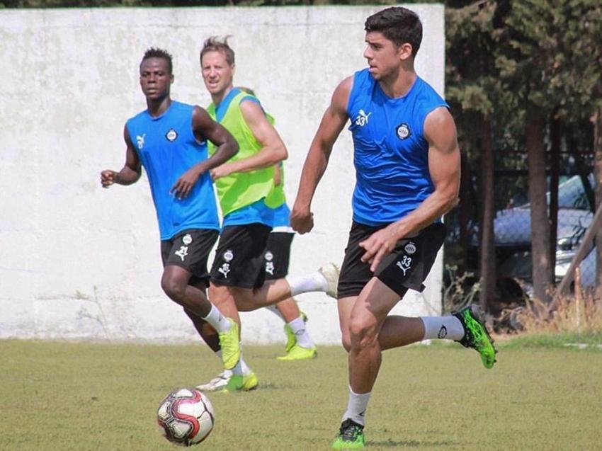 17 yaşındaki yeteneğe formayı kaptırdı Florya'daki eşyalarını topladı! Galatasaray'da ayrılık