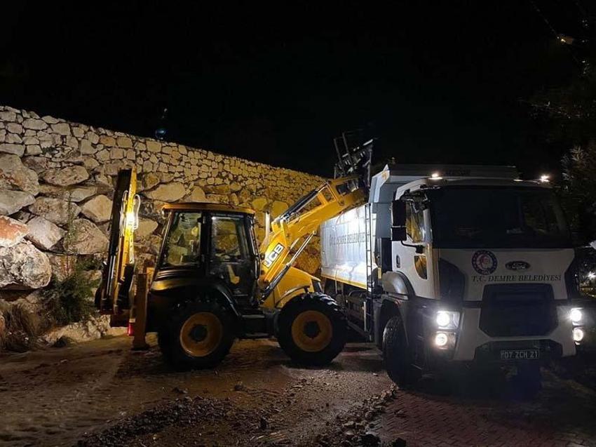 Antalya'da sel felaketi! Her yeri su bastı